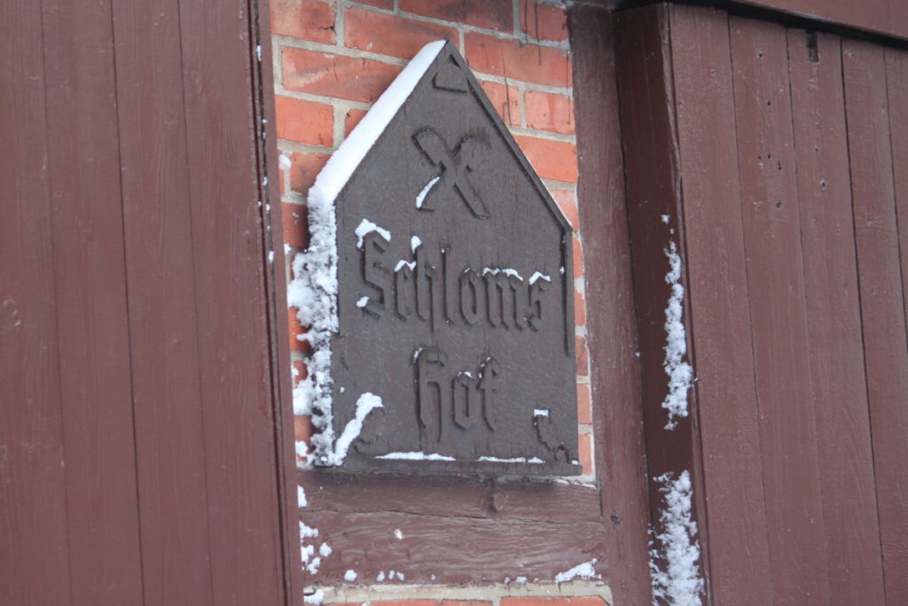 Der Hofname Schloms ensteht